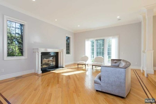 Foto del edificio - 445 N Woodland St