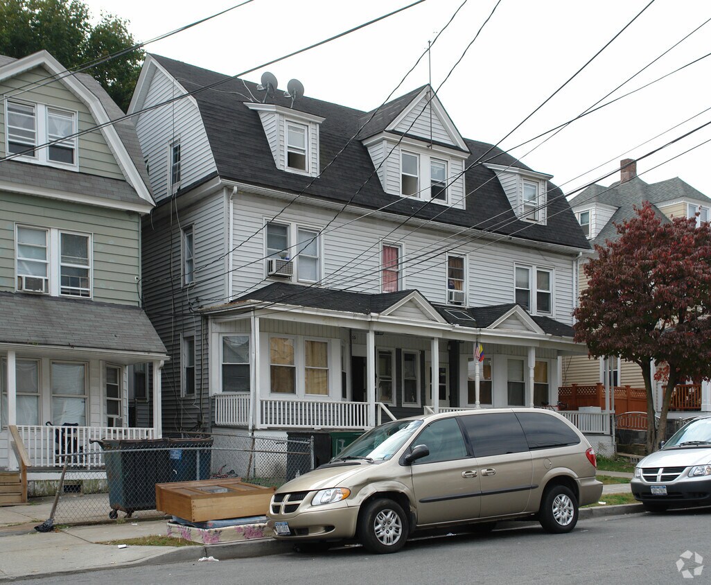 Primary Photo - 15-17 Bush Ave