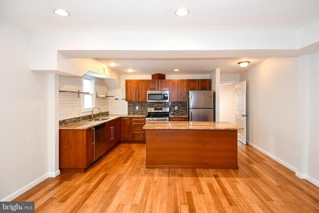 Foto del edificio - 737 Morton St NW