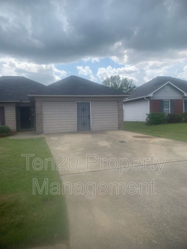 Building Photo - 6136 Crossbow Dr