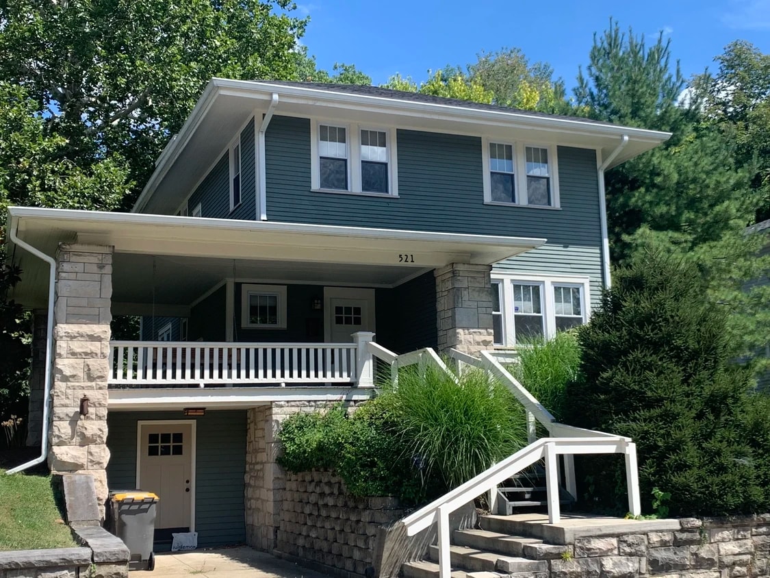 Primary Photo - 521 S Park Ave