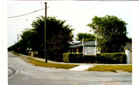 Foto del edificio - Village Homes and Condos