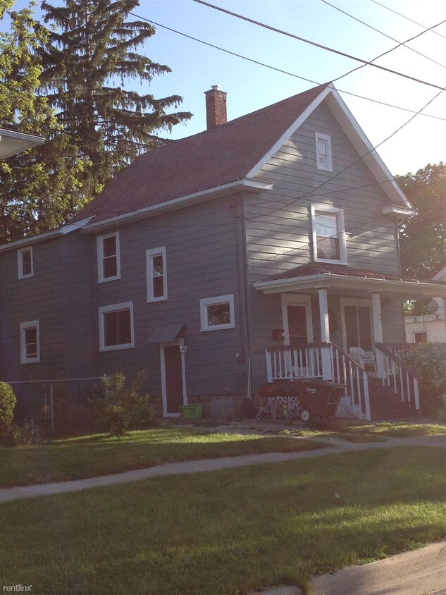 Primary Photo - 319 W Kilborn St