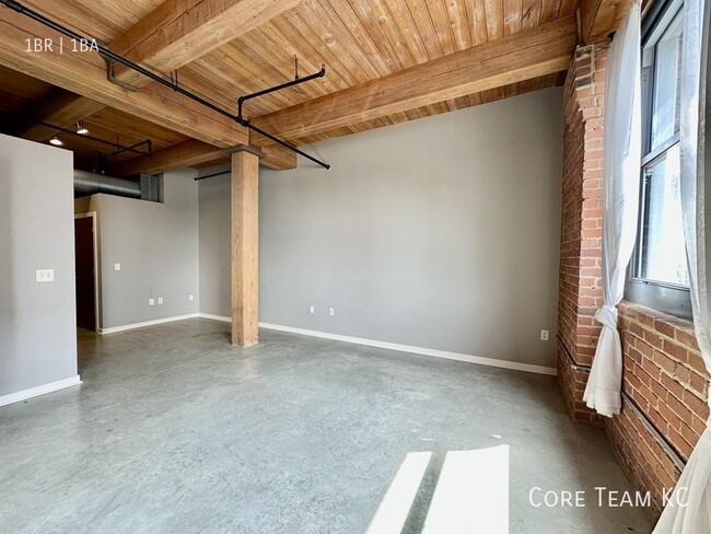 Building Photo - 710 Broadway-607