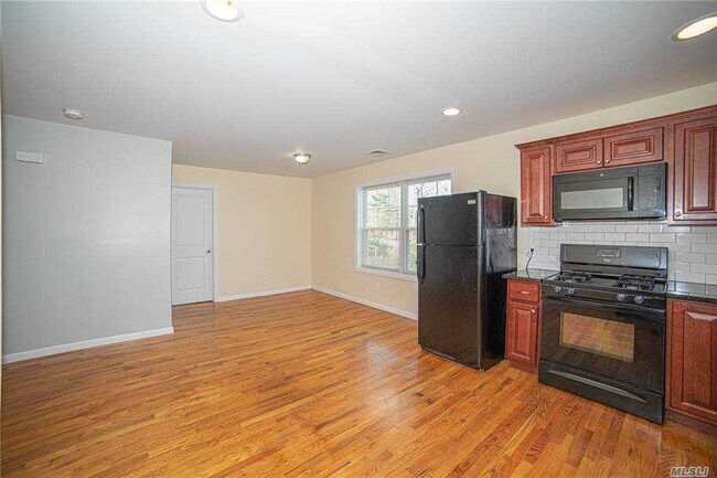 Foto del edificio - 30 E Maple St