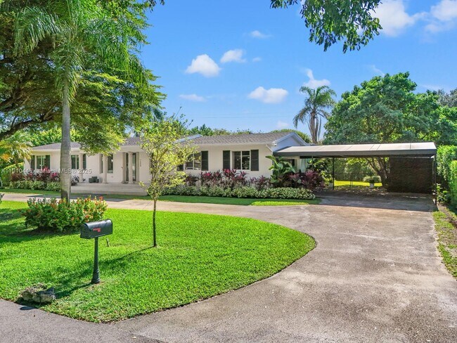 Foto del edificio - 7300 SW 107th Terrace