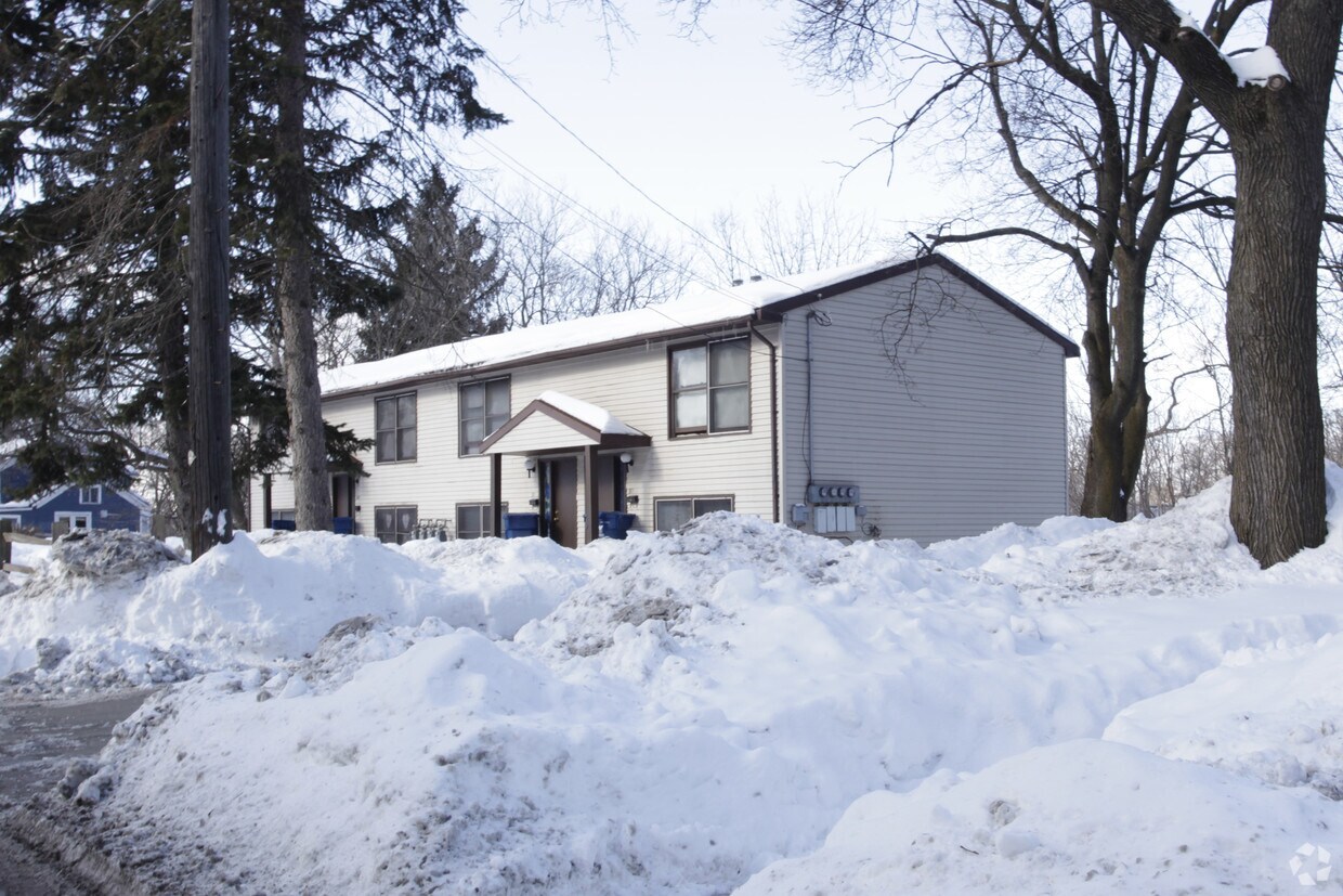 Building Photo - 517-523 Cedar St