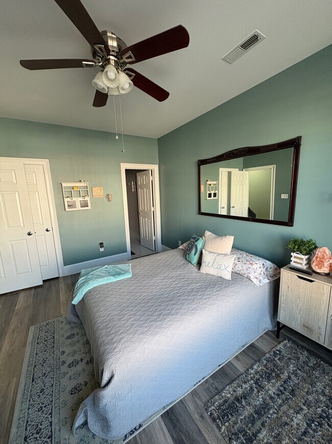 Dormitorio 1 Planta 1 - 18879 Bethpage Dr