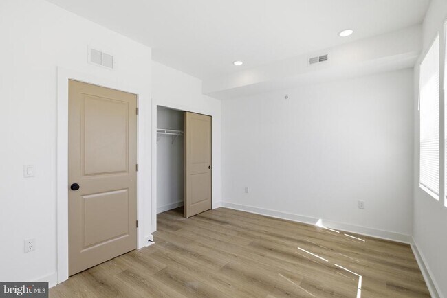 Building Photo - 2534 N 11th St