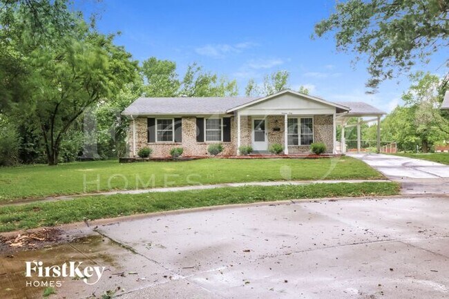 Building Photo - 1960 Courtyard Pl