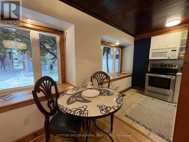 Photo du bâtiment - 335 Palmerston Blvd