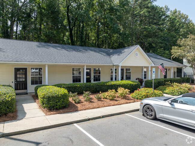 Exterior de la oficina de arrendamiento - Longview Meadow