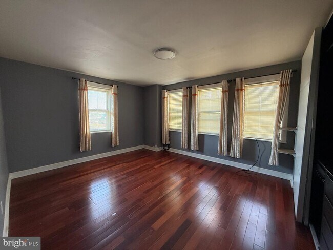 Foto del edificio - 629 N White Horse Pike