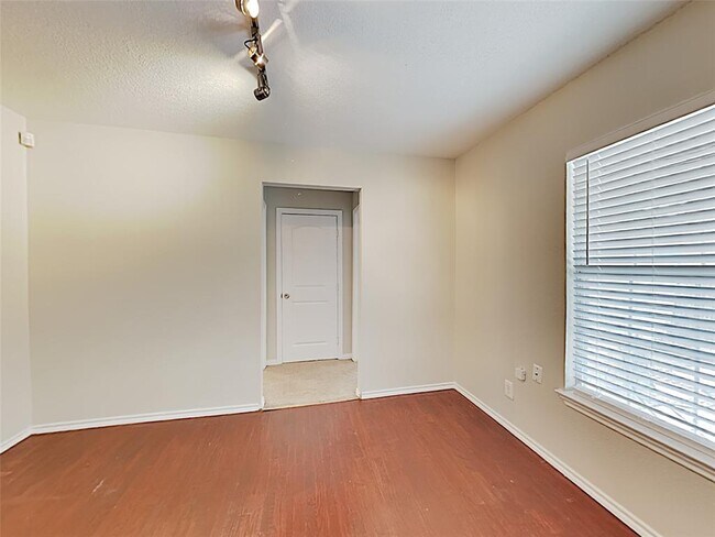 Foto del edificio - 1143 Newport Ave