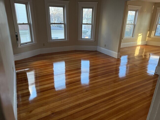 Foto del edificio - 592 Salem St