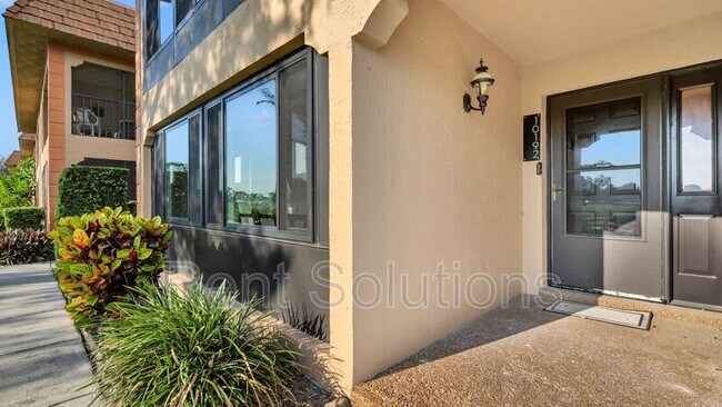 Building Photo - 10192 Seminole Island Dr
