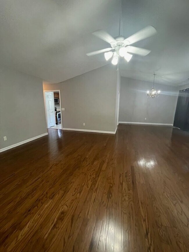 Foto del edificio - Maryville 37804 - 3 bedroom, 2 bath brick ...