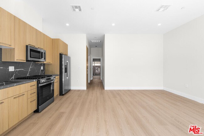 Foto del edificio - 5129 Don Pio Dr