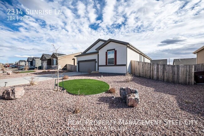 Building Photo - Charming 3-Bed, 2-Bath Gem on Pueblo’s Nor...