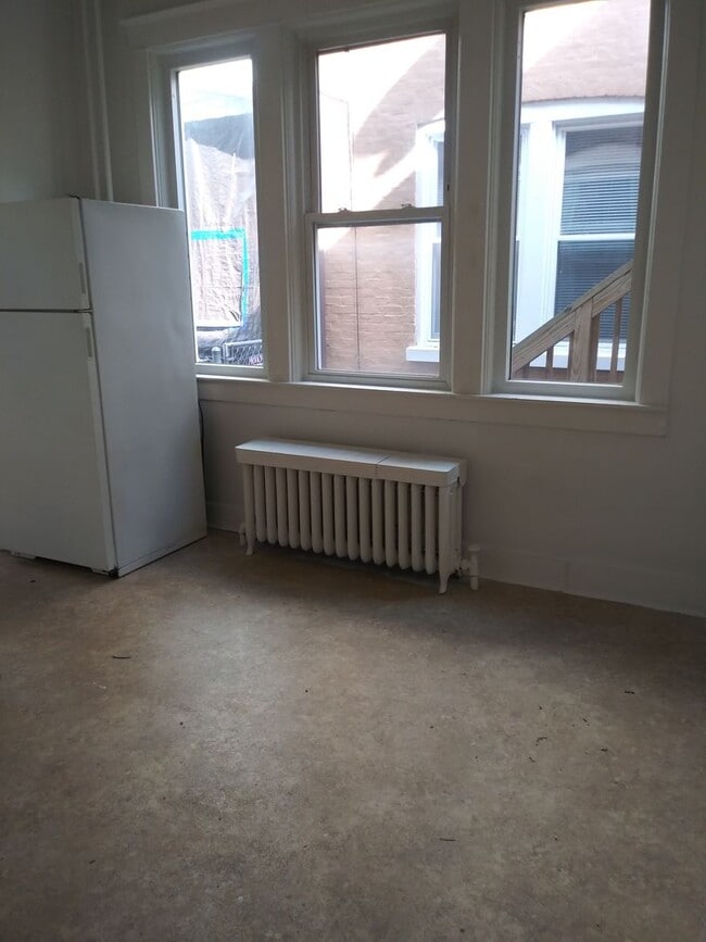 Building Photo - 525 East End Ave