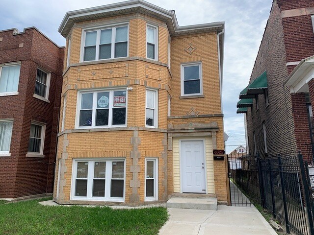 Building Photo - 6025 S Maplewood Ave