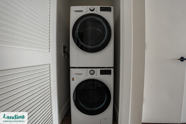 Foto del edificio - 1999 E Boston St