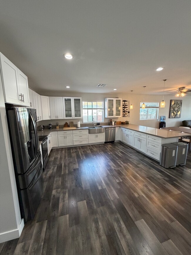 Building Photo - 1213 N 28th St