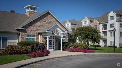 Building Photo - 637 Charles Pond Dr