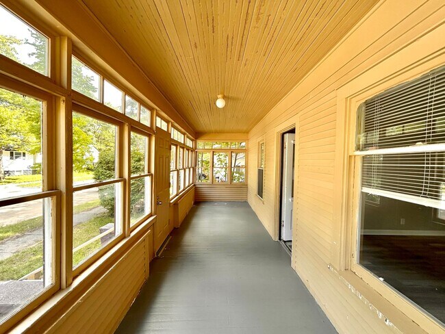 Foto del edificio - Three Bedroom Home in Muskegon Heights