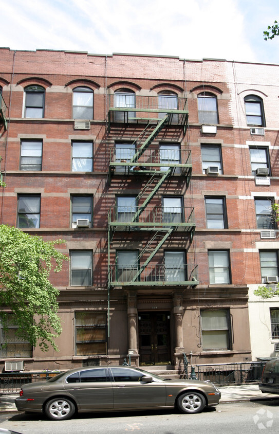 Foto principal - 519 E 82nd St