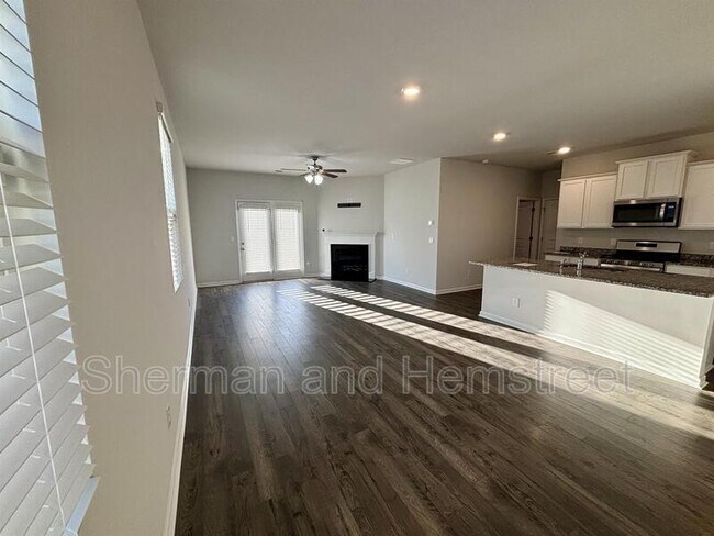 Foto del edificio - 248 Expedition Dr