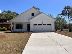 Building Photo - 1668 Winding Way SW