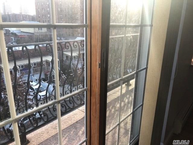 Foto del edificio - 108-27-108-63 63rd Ave