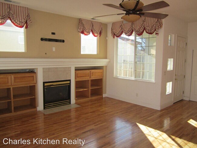 Building Photo - 3 br, 2 bath House - 2825 Ridgecrest Drive