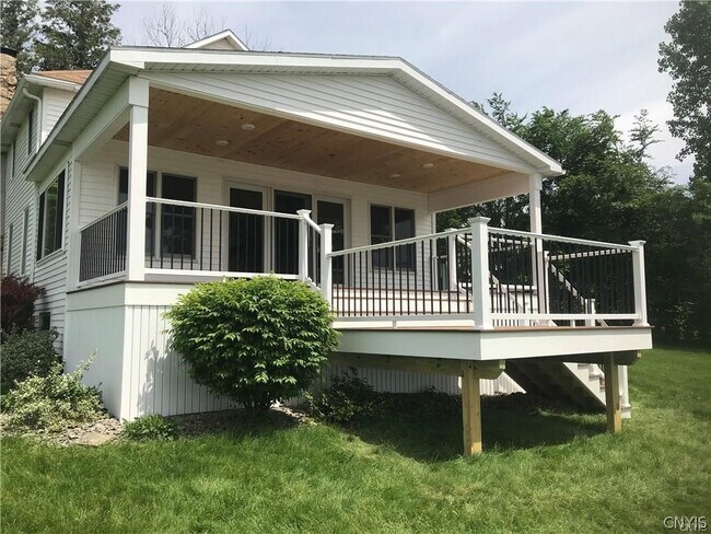 Building Photo - 2463 E Lake Rd