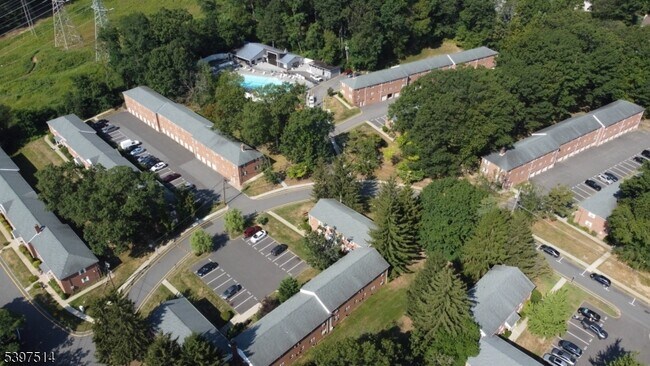 Foto del edificio - 2467 NJ-10