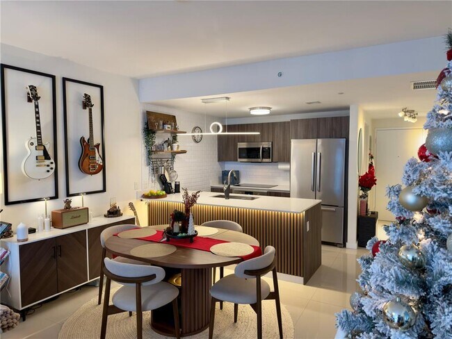 Foto del edificio - 488 NE 18th St