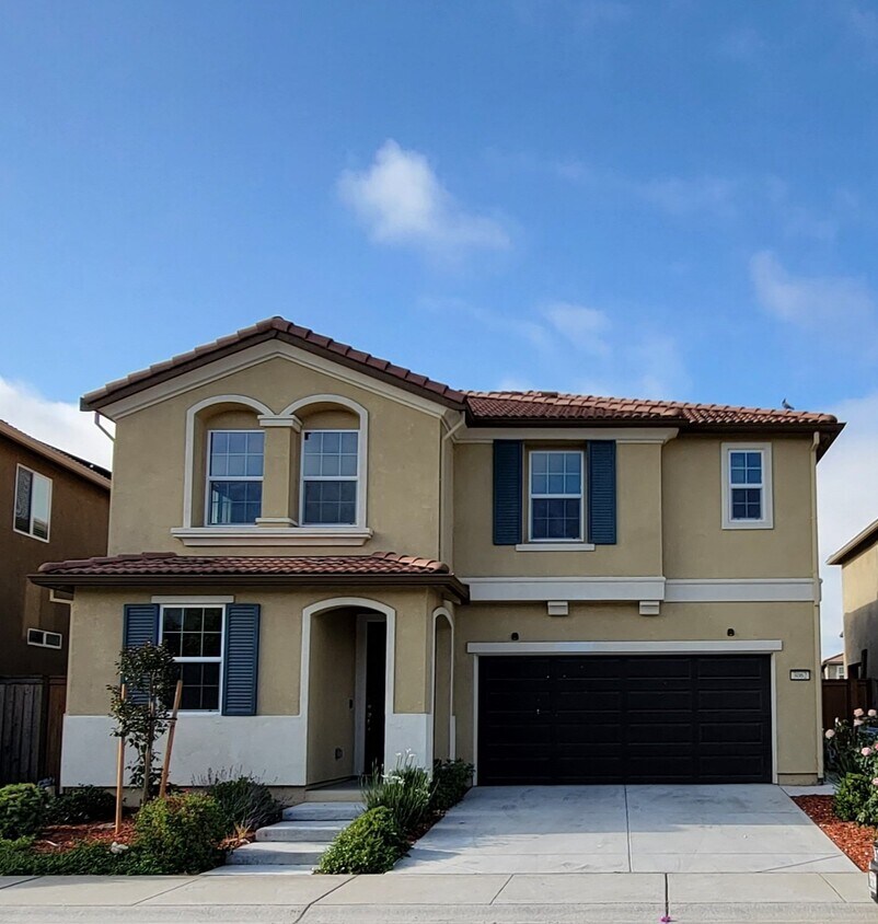 Primary Photo - Beautiful home nestled in the Natomas area...