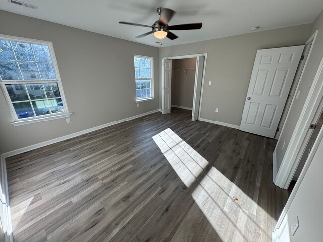 Building Photo - 147 Waddell Cir