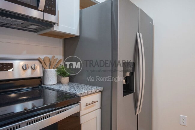 Foto del edificio - 323 N Mulberry St