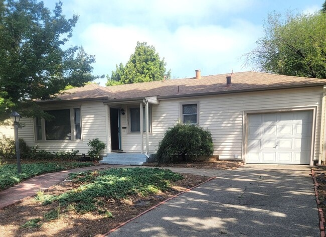 Building Photo - Charming 2 Bedroom, 1 Bathroom Home in San...