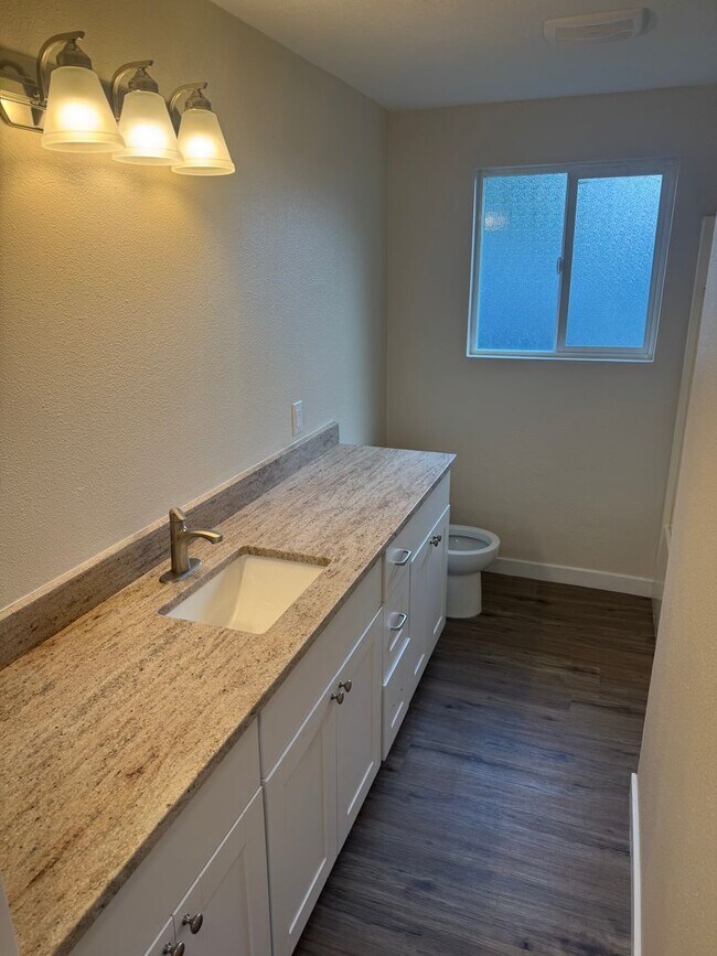 Building Photo - Great Home!