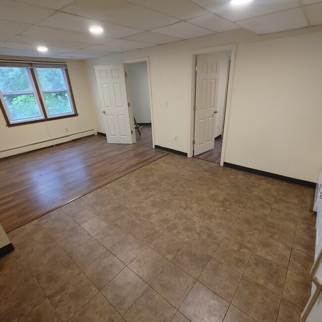 Building Photo - 39 Stonybrook Rd