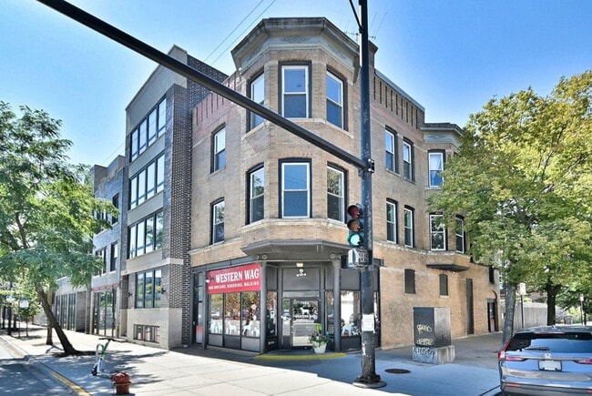 Foto del edificio - 1458 N Western Ave