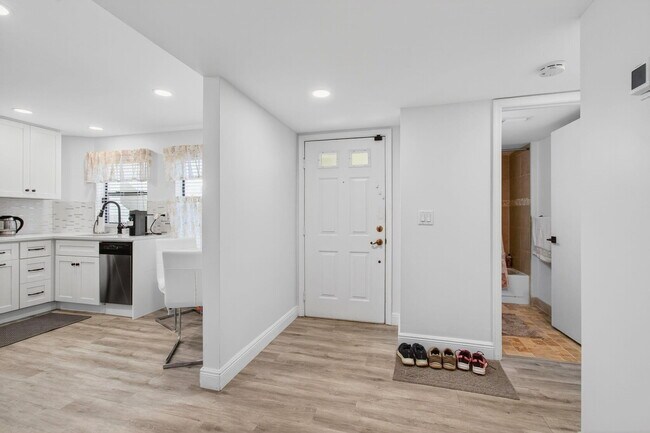 Foto del edificio - 5945 Parkwalk Dr