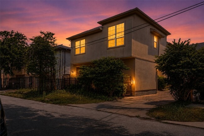 Building Photo - 5949 Kiam St