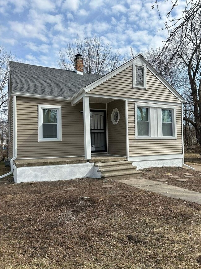 Building Photo - 17390 Heyden St