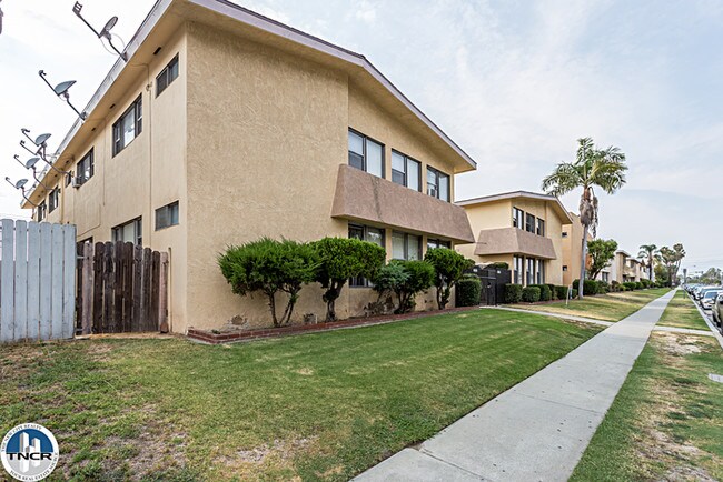 Building Photo - 10955 Pioneer Blvd