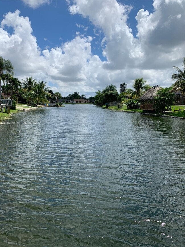 Foto del edificio - 8421 SW 28th St