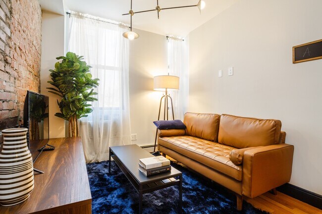 Foto del edificio - 356 W 39th St